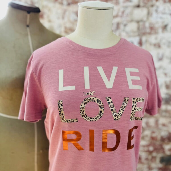 HOOFS  LIVE LOVE RIDE Thumbnail